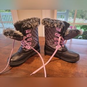 Quest waterproof insulated boots for girls size 4